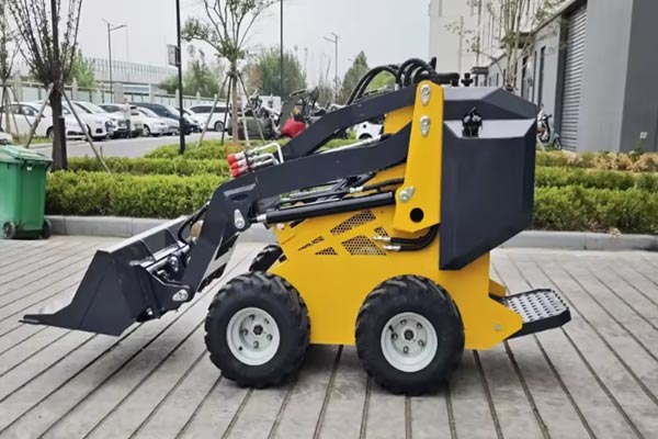 Jaké jsou funkce malého nakladače